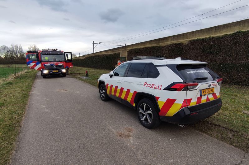 Goederentrein met rookontwikkeling strandt in tunnel te Zevenaar